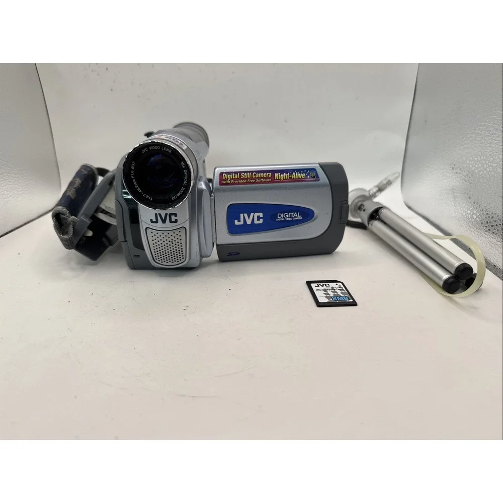 JVC GR-DVM90U 2.5-in LCD MiniDV Progressive Scan 200x Digital Zoom Camcorder